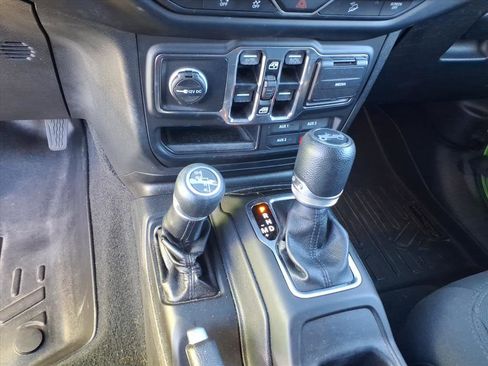 Used 2019 Jeep Wrangler Unlimited Sport S image 13