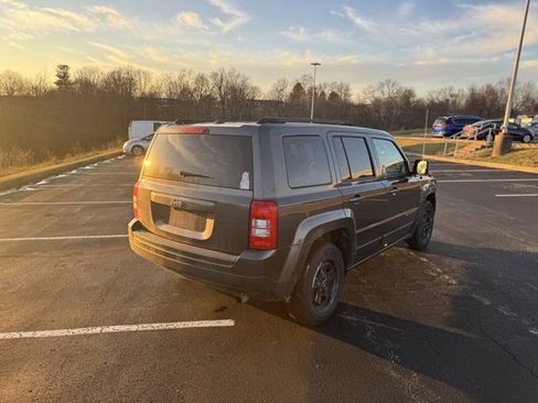 Used 2016 Jeep Patriot Sport w/ Power Value Group image 2