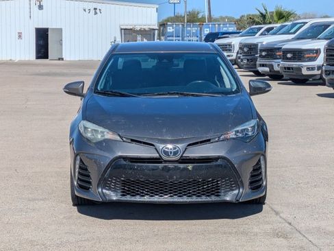 Used 2018 Toyota Corolla SE image 2