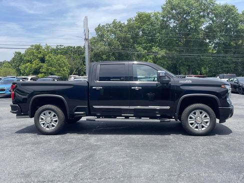 New 2025 Chevrolet Silverado 2500 High Country w/ Technology Package AWD/4WD image 2