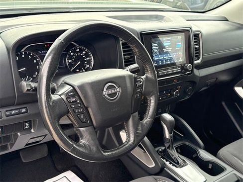 Used 2022 Nissan Frontier SV image 18