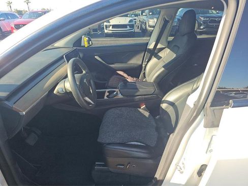 Used 2022 Tesla Model Y Long Range AWD/4WD image 8