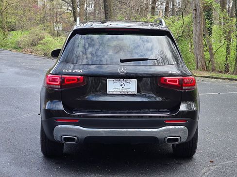 Used 2023 Mercedes-Benz GLB 250 4MATIC w/ Premium Package image 5