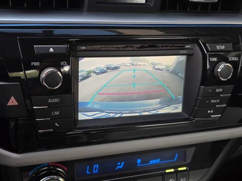 Used 2015 Toyota Corolla LE FWD image 17