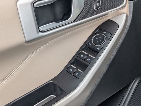 Used 2023 Ford Explorer XLT w/ Equipment Group 202A image 17