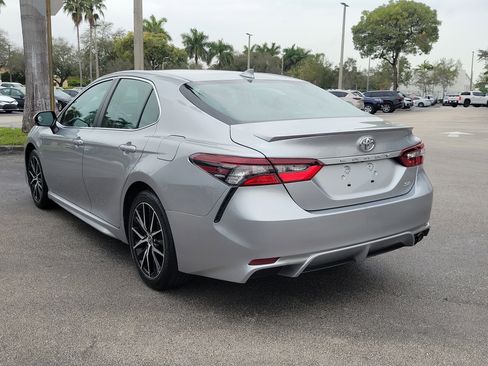 Used 2022 Toyota Camry SE image 6