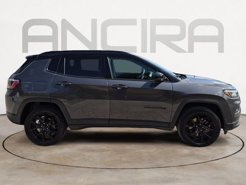 Used 2024 Jeep Compass Latitude w/ Altitude Special Edition AWD/4WD image 10