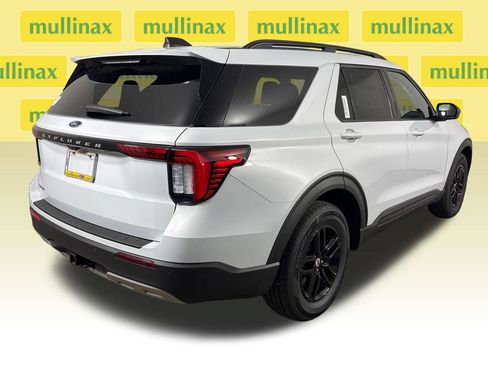 New 2026 Ford Explorer Active w/ Active Comfort Package RWD image 4