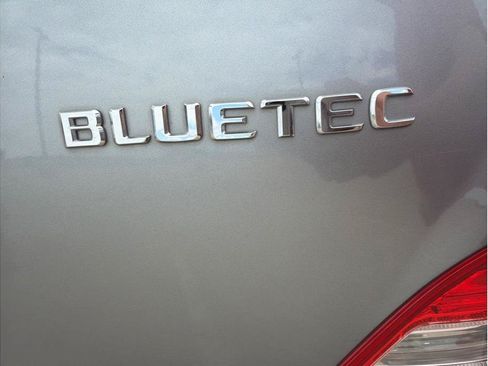 Used 2011 Mercedes-Benz R 350 BlueTEC 4MATIC image 34