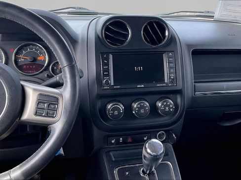 Used 2014 Jeep Patriot Limited w/ Sun/Sound Group image 11