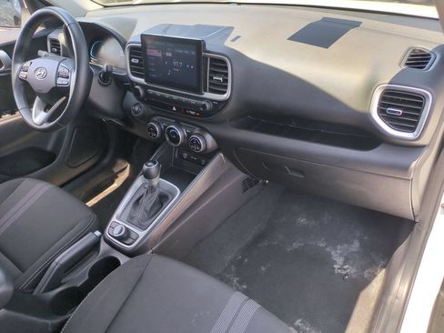 Used 2025 Hyundai Venue SEL FWD image 32
