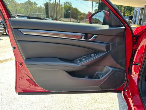 Used 2020 Honda Accord Sport image 11