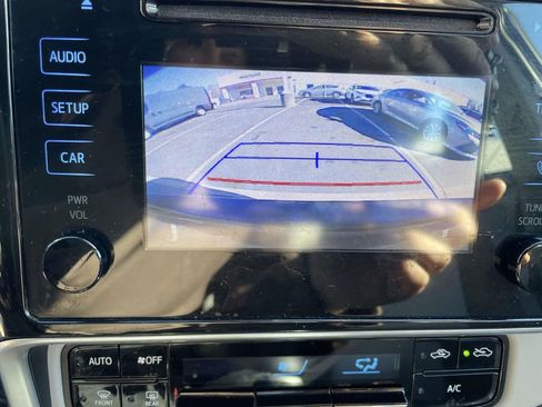 Used 2019 Toyota Corolla LE image 39