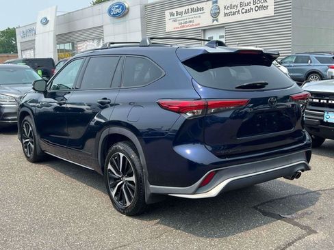 Used 2021 Toyota Highlander XSE AWD/4WD image 7