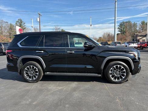 Used 2023 Toyota Sequoia Limited image 2