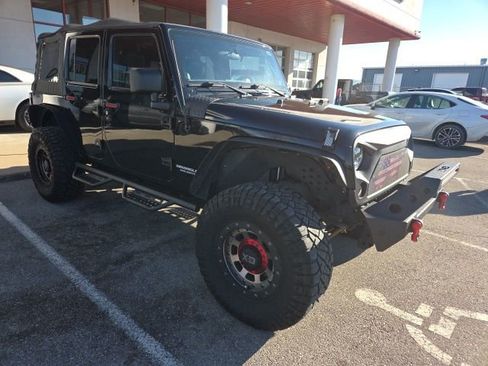 Used 2012 Jeep Wrangler Unlimited Sahara w/ Connectivity Group image 7