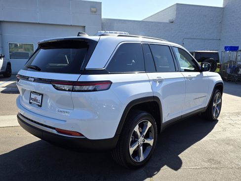 New 2026 Jeep Grand Cherokee Limited RWD image 5