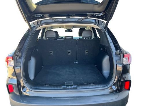 Certified 2022 Ford Escape Titanium AWD/4WD image 18