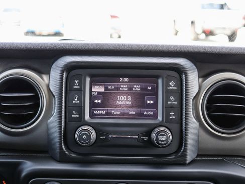 Used 2018 Jeep Wrangler Unlimited Sport S image 15