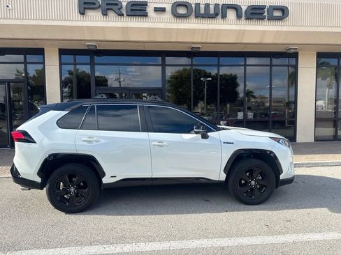 Used 2021 Toyota RAV4 XSE w/ XSE Grade Weather Package AWD/4WD image 5