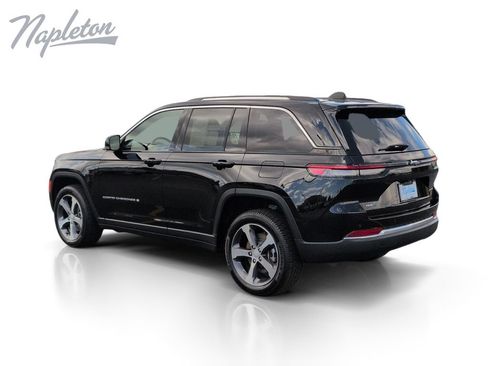 Used 2023 Jeep Grand Cherokee 4WD 4xe image 3