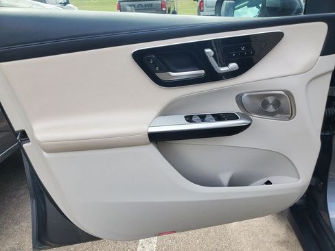Used 2023 Mercedes-Benz GLC 300 4MATIC image 6