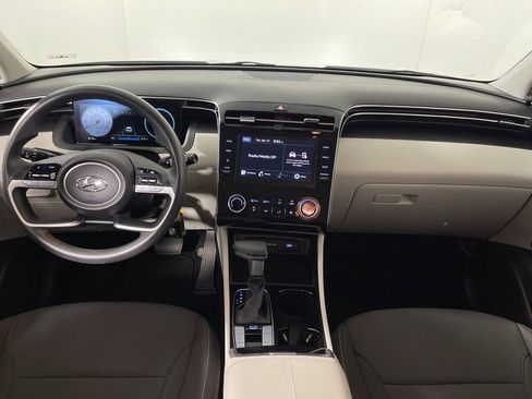 Used 2024 Hyundai Tucson SE image 12