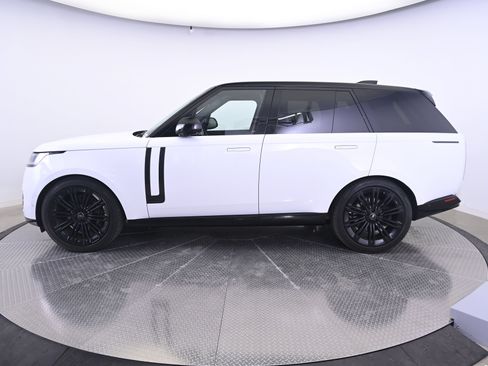 Used 2024 Land Rover Range Rover Autobiography AWD/4WD image 2