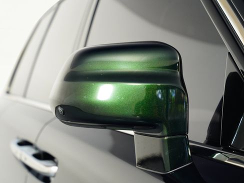 Used 2023 Rolls-Royce Cullinan w/ Cullinan Package image 29