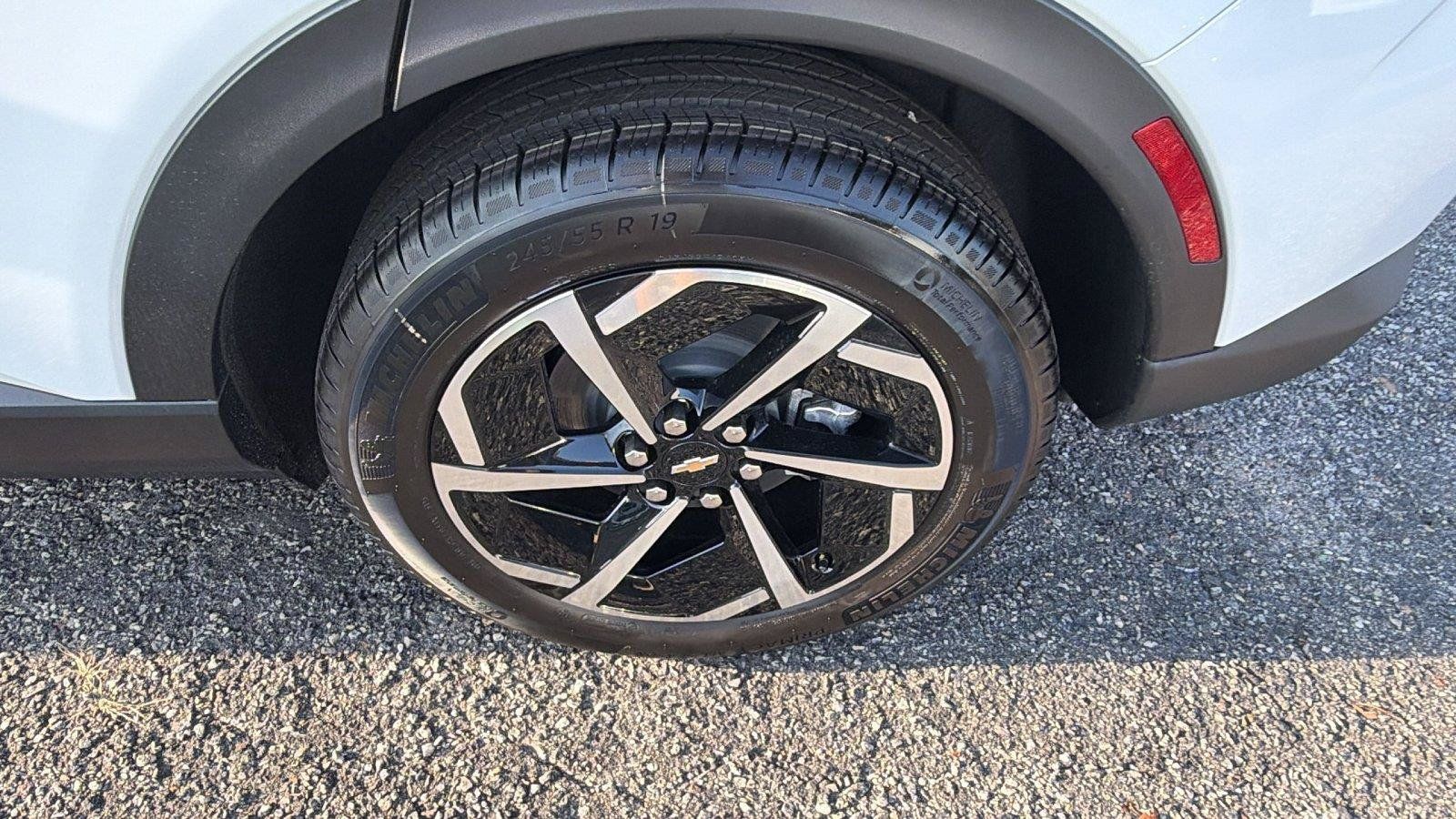 New 2026 Chevrolet Equinox EV LT FWD image 11