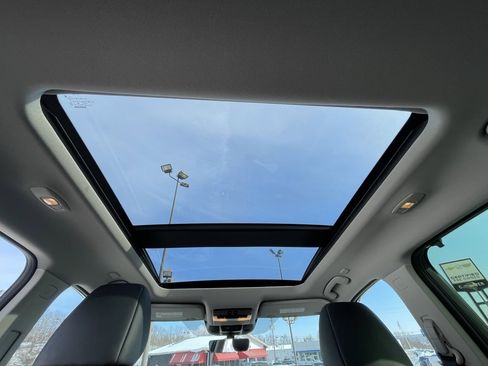 Used 2023 Nissan Rogue SL w/ SL Premium Package image 23