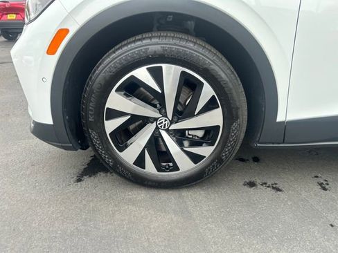 Used 2023 Volkswagen ID.4 Pro image 29