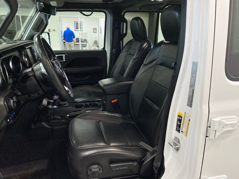 Used 2023 Jeep Wrangler Sahara w/ Cold Weather Group image 18