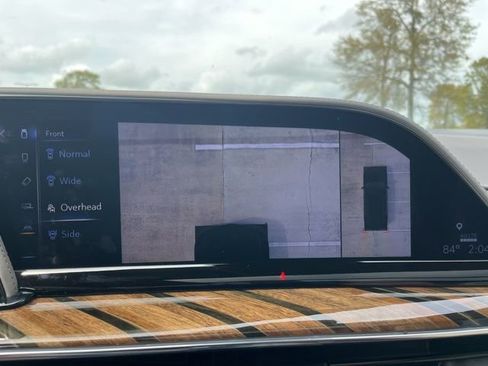 Used 2023 Cadillac Escalade ESV Premium Luxury Platinum image 31