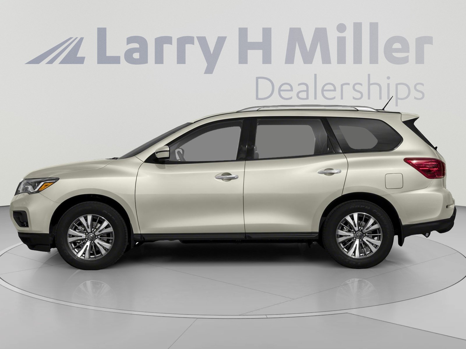 Used 2020 Nissan Pathfinder S FWD image 3