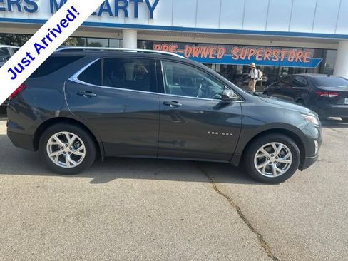 Used 2020 Chevrolet Equinox LT FWD image 2