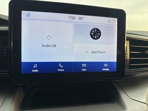 Used 2020 Ford Explorer XLT image 35