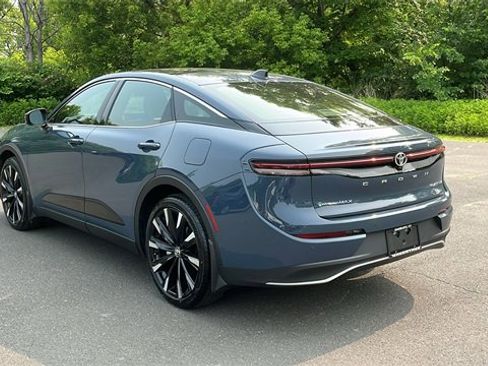 Used 2025 Toyota Crown Platinum image 4