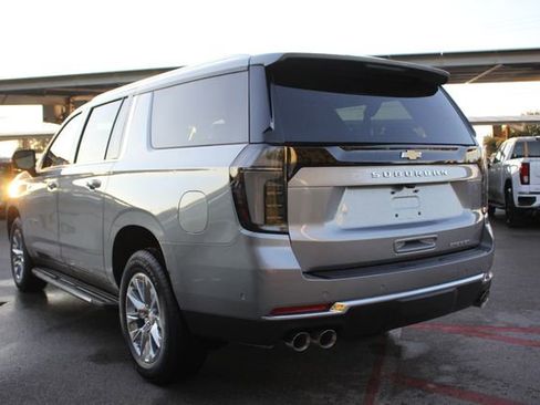 Used 2025 Chevrolet Suburban Premier image 5