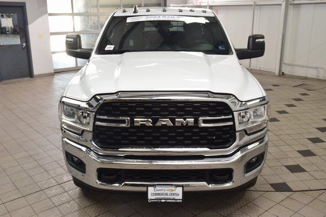 Used 2024 RAM 3500 SLT w/ Quick Order Package 2YG SLT AWD/4WD image 2
