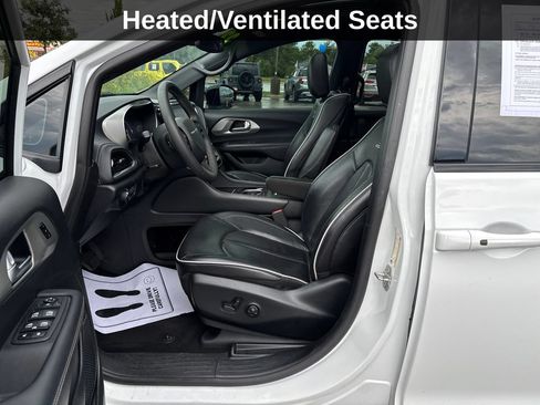 Used 2023 Chrysler Pacifica Limited w/ Uconnect Theater Family Group AWD/4WD image 12