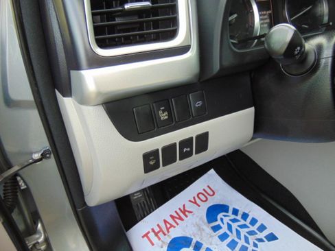 Used 2015 Toyota Highlander Limited AWD/4WD image 18
