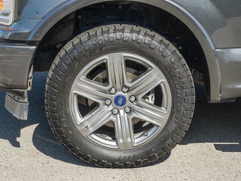 Used 2018 Ford F150 XLT w/ Equipment Group 302A Luxury AWD/4WD image 10