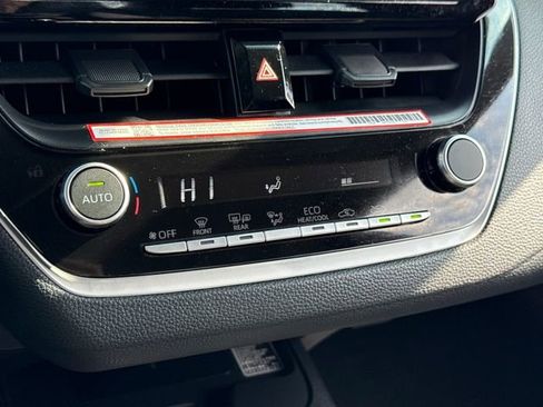 Certified 2025 Toyota Corolla LE image 29