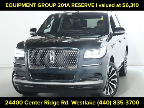 Used 2024 Lincoln Navigator Reserve AWD/4WD image 3