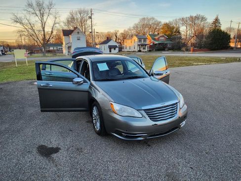 Used 2012 Chrysler 200 Limited image 37