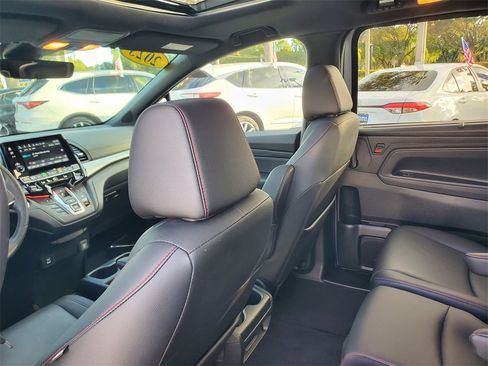Used 2023 Honda Odyssey Sport image 11