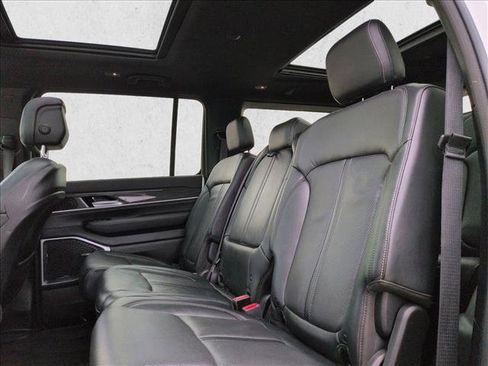 Used 2022 Jeep Wagoneer Series II w/ Premium Group I image 21