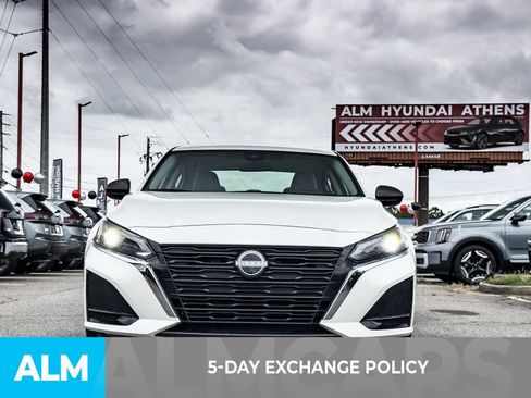 Used 2025 Nissan Altima 2.5 SV FWD image 3
