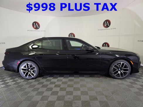 New 2025 BMW 750e xDrive image 3